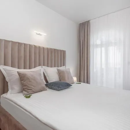Apartman Palace Clara 6 Island Krk By *